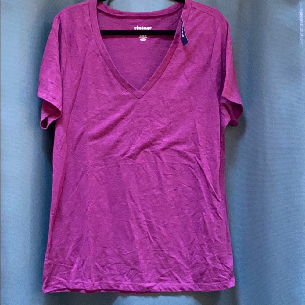 NWT Old Navy XL V Tee